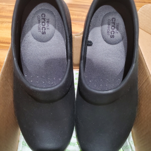 crocs nursing clogs